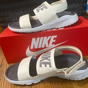 COPY - Trendy women’s Nike sandals